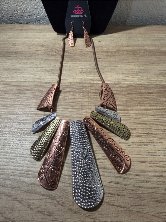 paparazzi Jewelry - paparazzi Multi-Tone Textured Bib Necklace & Earrings Set - Copper, Silver, Gold